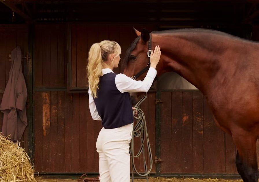A Beginner’s Guide to Combining Style and Safety in Horseback Riding